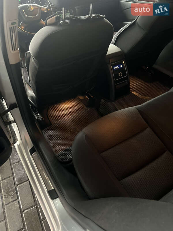 Лифтбек Skoda Superb 2011 в Тернополе