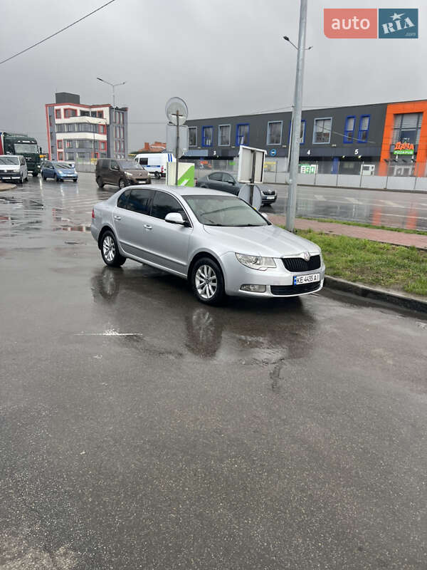 Лифтбек Skoda Superb 2011 в Тернополе