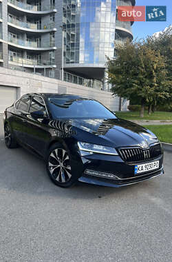 Лифтбек Skoda Superb 2019 в 