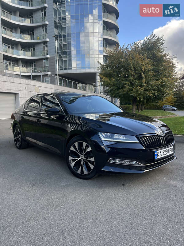 Лифтбек Skoda Superb 2019 в 