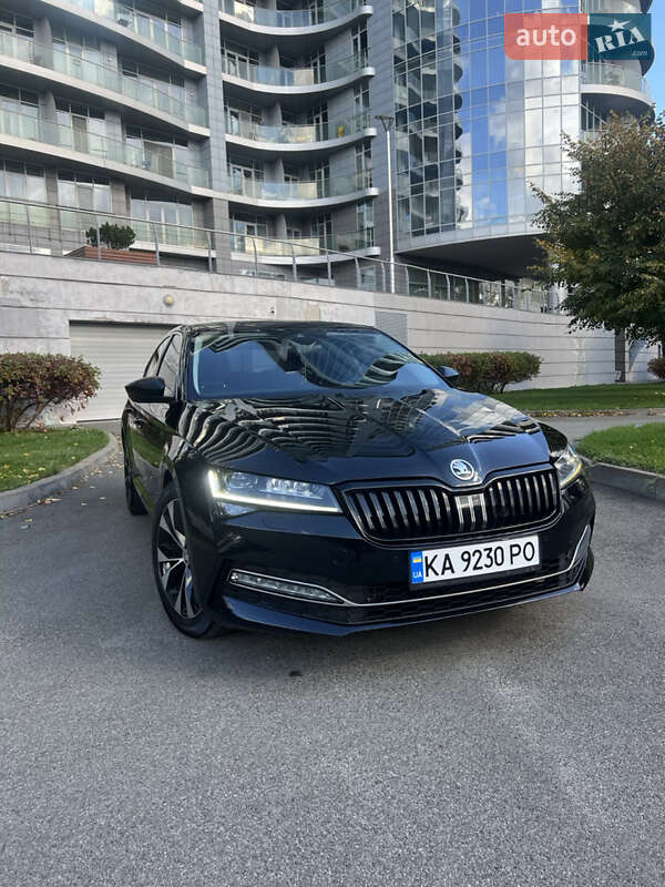 Лифтбек Skoda Superb 2019 в Киеве