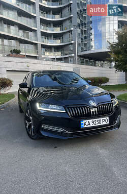 Лифтбек Skoda Superb 2019 в 