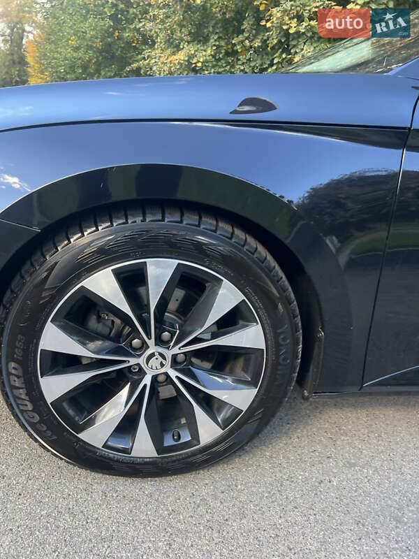 Лифтбек Skoda Superb 2019 в Киеве