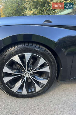 Лифтбек Skoda Superb 2019 в 