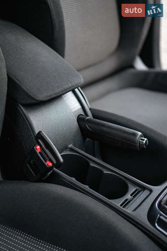 Лифтбек Skoda Superb 2012 в Бурштыне