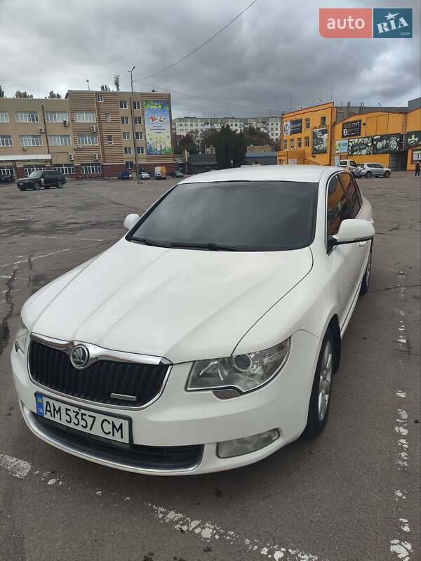 Лифтбек Skoda Superb 2011 в Житомире фото 4 Лифтбек Skoda Superb 2011 в Житомире