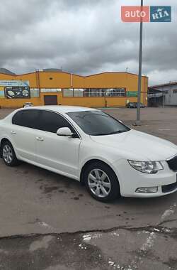 Лифтбек Skoda Superb 2011 в 