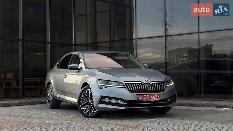 Лифтбек Skoda Superb 2022 в 