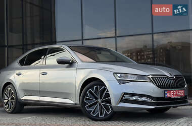 Лифтбек Skoda Superb 2022 в 