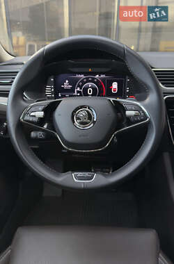 Лифтбек Skoda Superb 2022 в 