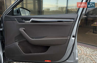 Лифтбек Skoda Superb 2022 в 