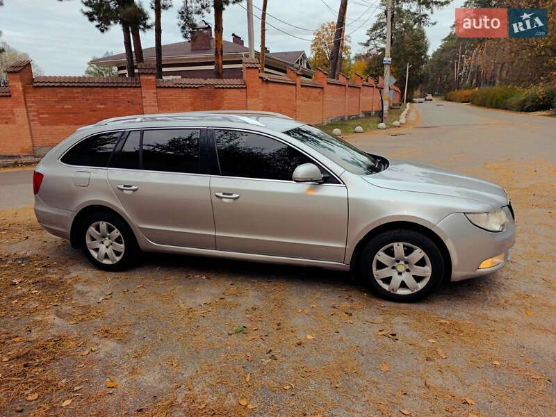 Универсал Skoda Superb 2010 в Буче