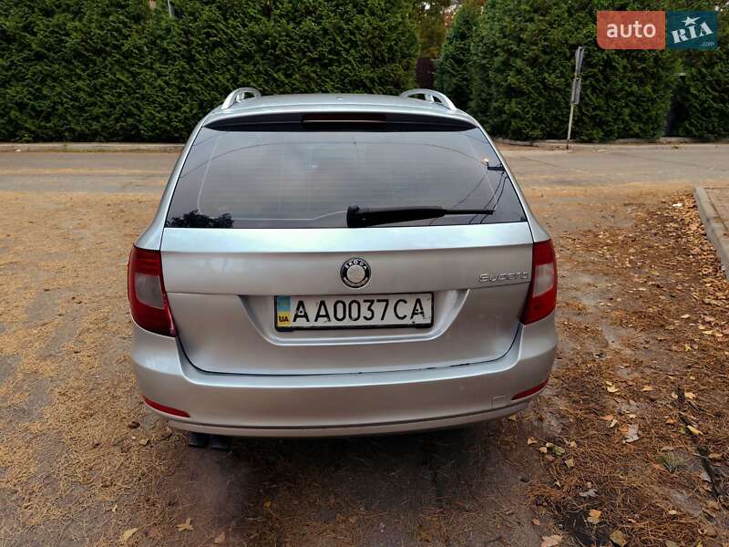 Универсал Skoda Superb 2010 в Буче