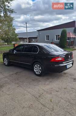 Лифтбек Skoda Superb 2013 в 