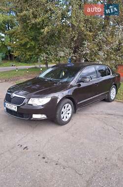 Лифтбек Skoda Superb 2013 в 