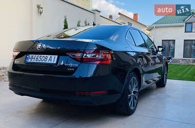 Ліфтбек Skoda Superb 2017 в 