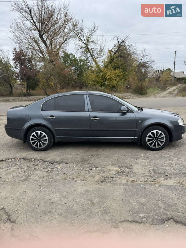 Лифтбек Skoda Superb 2006 в 