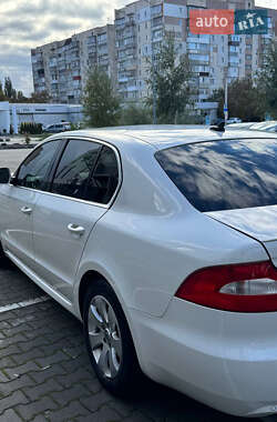 Ліфтбек Skoda Superb 2012 в 