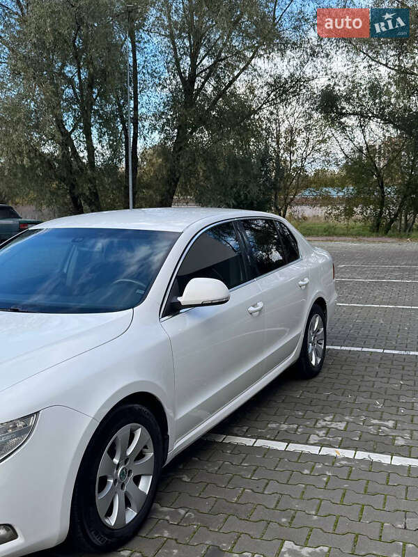 Ліфтбек Skoda Superb 2012 в Хмельницькому