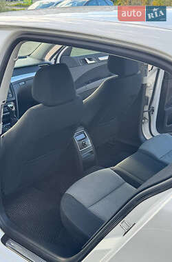 Ліфтбек Skoda Superb 2012 в 