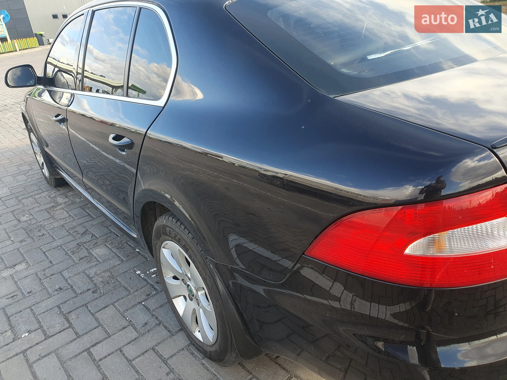 2010 Skoda Superb - мініатюра 7