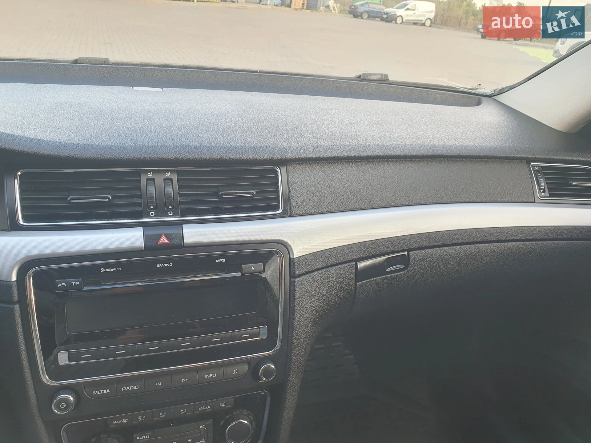 2010 Skoda Superb - мініатюра 18