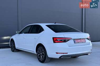 Лифтбек Skoda Superb 2022 в 