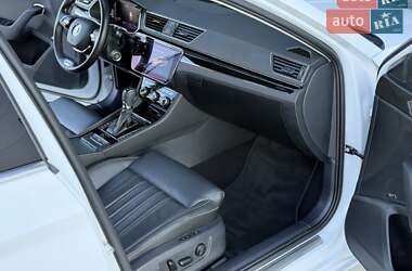 Лифтбек Skoda Superb 2022 в 