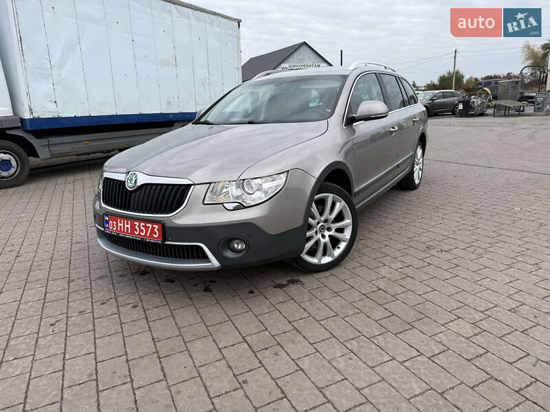 Універсал Skoda Superb 2013 в Львові