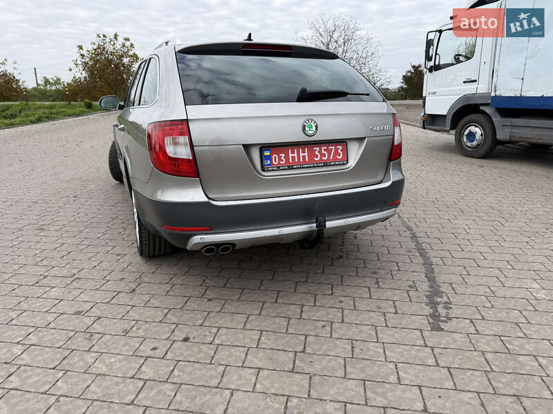 Універсал Skoda Superb 2013 в Львові