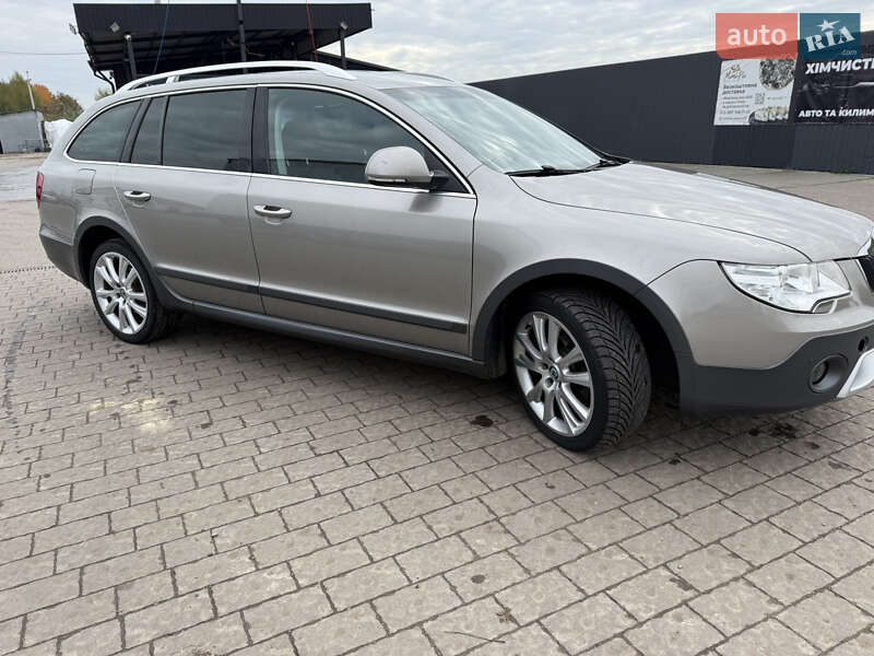 Універсал Skoda Superb 2013 в Львові