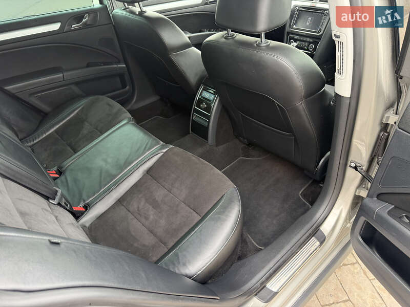 Універсал Skoda Superb 2013 в Львові