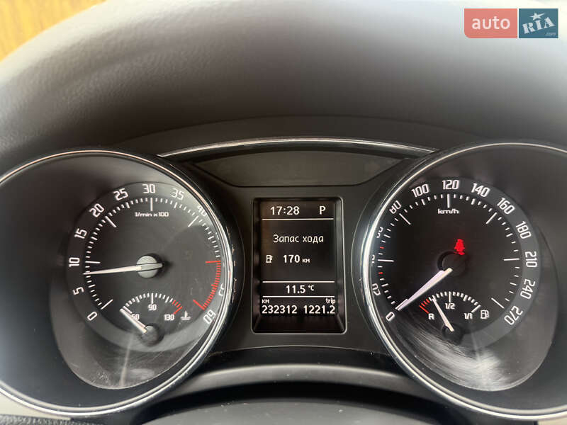Універсал Skoda Superb 2013 в Львові