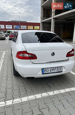 Ліфтбек Skoda Superb 2013 в 
