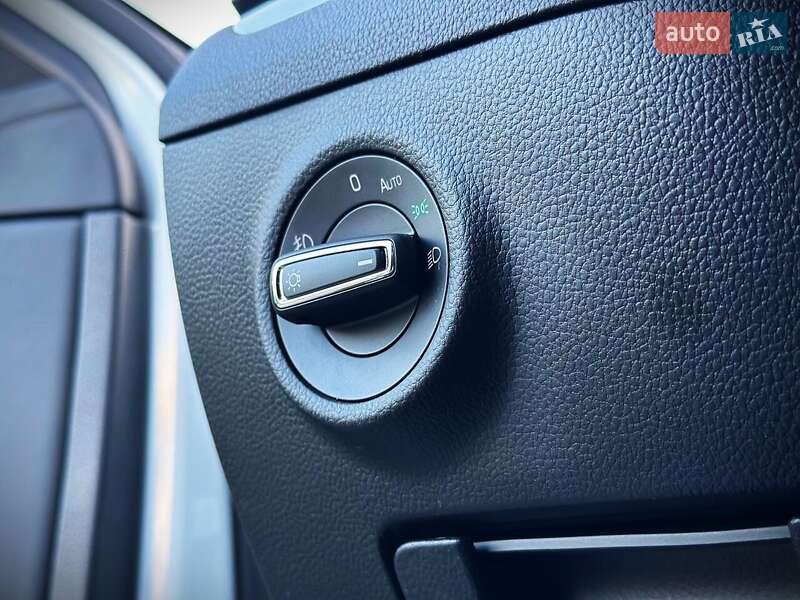 Лифтбек Skoda Superb 2019 в Киеве