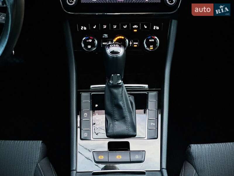 Лифтбек Skoda Superb 2019 в Киеве