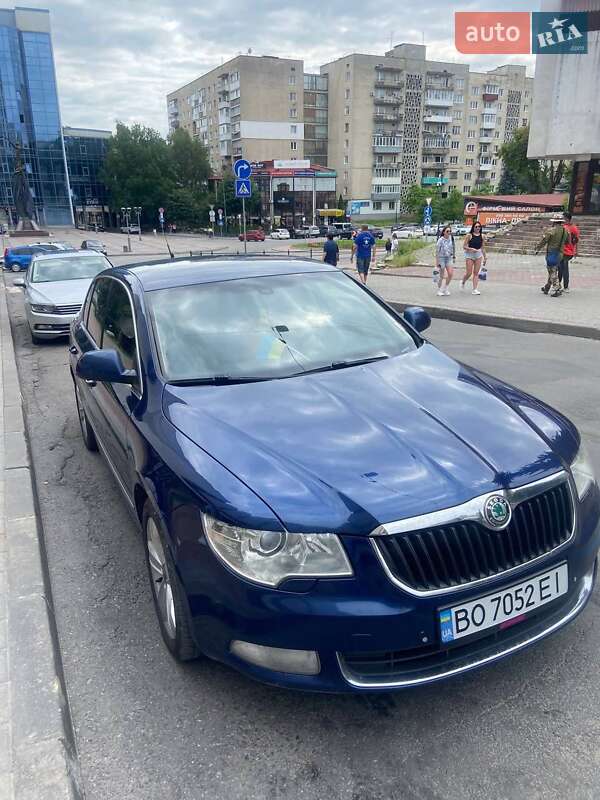 Лифтбек Skoda Superb 2009 в 