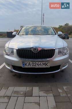 Лифтбек Skoda Superb 2011 в 