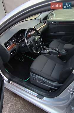 Лифтбек Skoda Superb 2011 в 