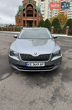Лифтбек Skoda Superb 2016 в 