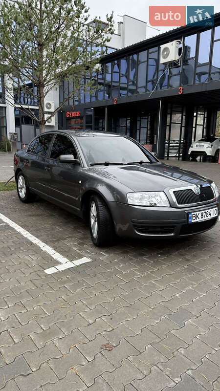Лифтбек Skoda Superb 2002 в Ровно фото 2 Лифтбек Skoda Superb 2002 в Ровно