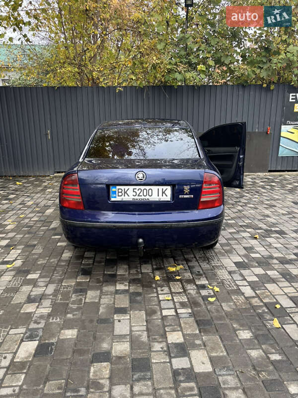 Лифтбек Skoda Superb 2002 в Звягеле