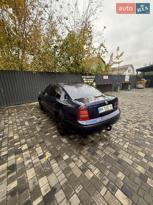 Лифтбек Skoda Superb 2002 в Звягеле