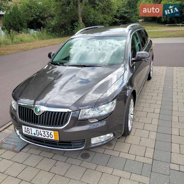 Универсал Skoda Superb 2010 в Хмельницком