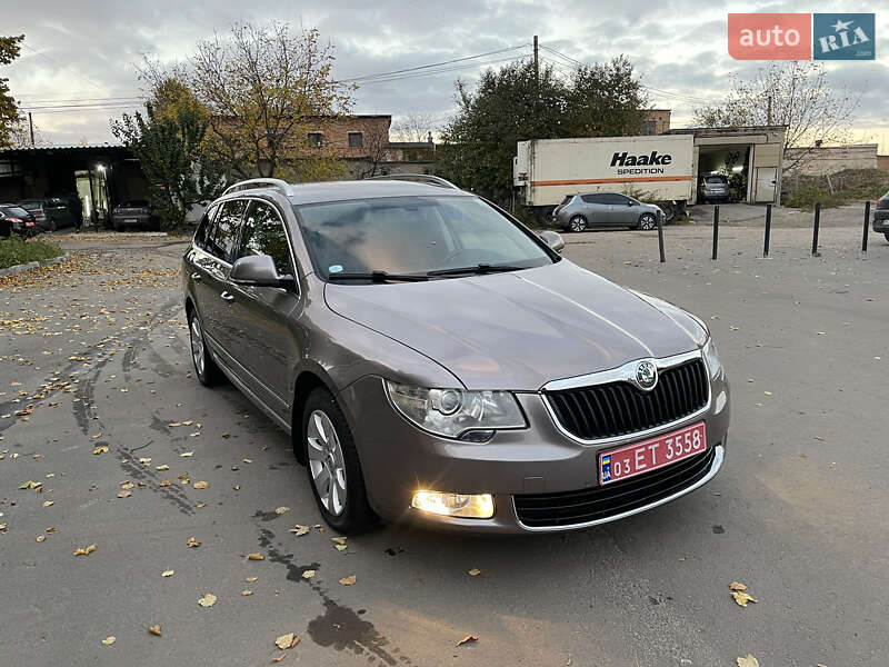 Універсал Skoda Superb 2012 в Рівному