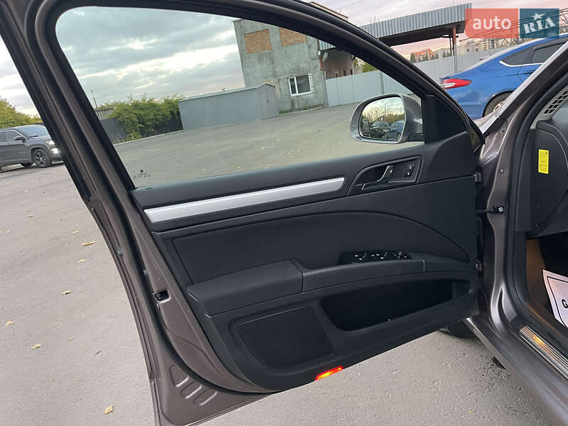 Універсал Skoda Superb 2012 в Рівному