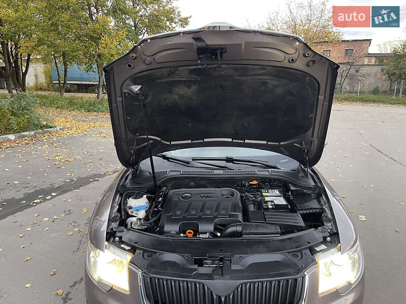 Універсал Skoda Superb 2012 в Рівному