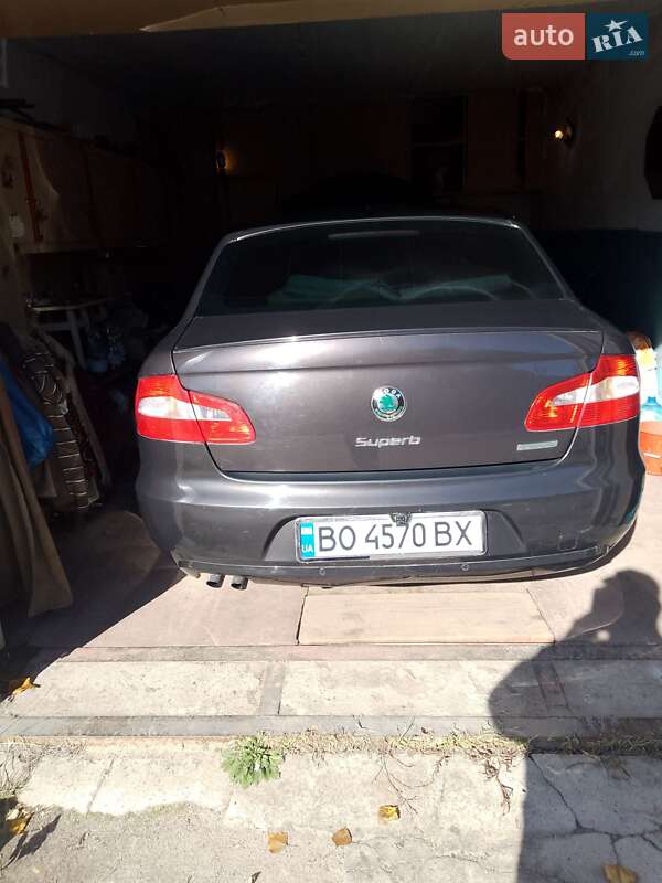 Лифтбек Skoda Superb 2011 в Тернополе