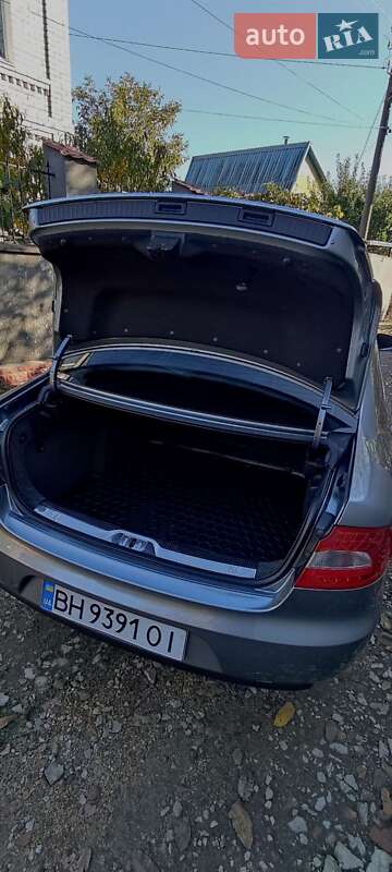 Лифтбек Skoda Superb 2011 в Одессе