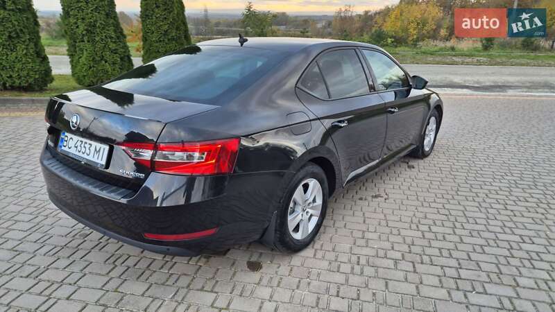 Лифтбек Skoda Superb 2016 в Львове фото 12 Лифтбек Skoda Superb 2016 в Львове